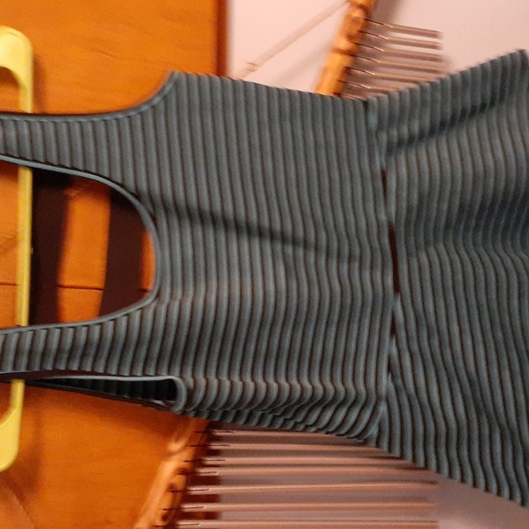 turquoise and black striped peplum tank size s-m like new! - Picture 2 of 4